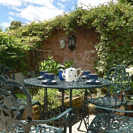 Crown Cottage Rye Buitenkant foto