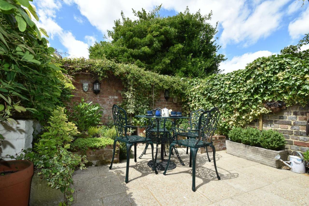 Crown Cottage Rye Buitenkant foto